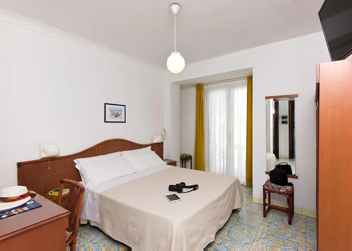 乌丽赛酒店 3* 伊斯基亚