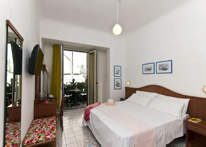 乌丽赛酒店 3* 伊斯基亚